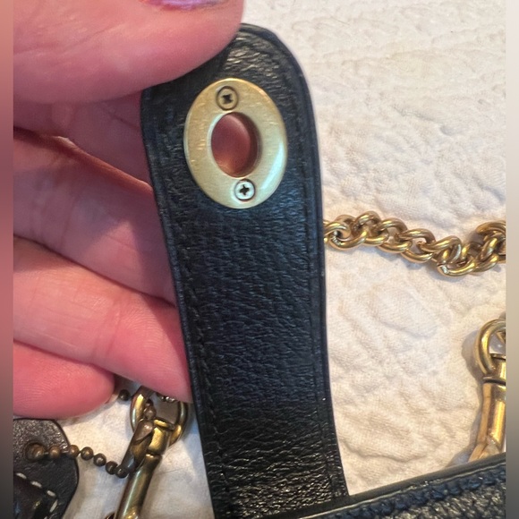 Gorgeous Coach Legacy Black 🖤 Pebble Leather Phone Wallet Heavy Duty Curb Chain - Picture 10 of 13